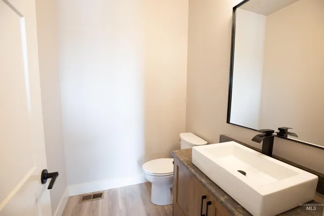 $899,900 | 132 East Heliotrope Drive, Meridian, ID 83642