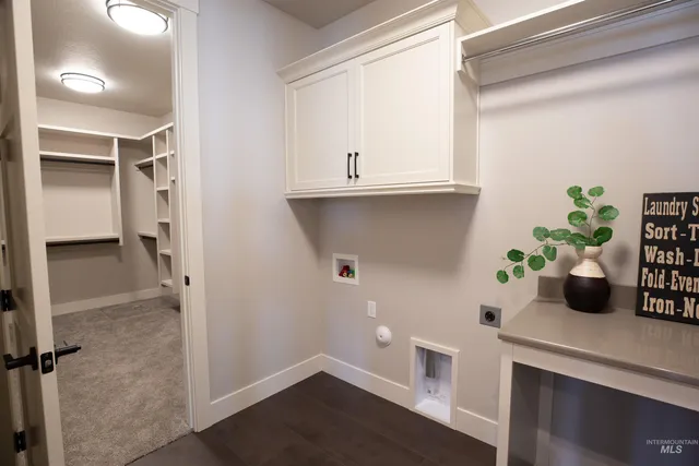 $899,900 | 132 East Heliotrope Drive, Meridian, ID 83642