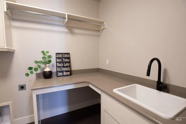 $899,900 | 132 East Heliotrope Drive, Meridian, ID 83642