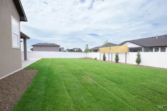 $899,900 | 132 East Heliotrope Drive, Meridian, ID 83642