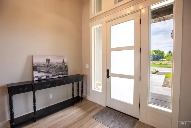 $899,900 | 132 East Heliotrope Drive, Meridian, ID 83642