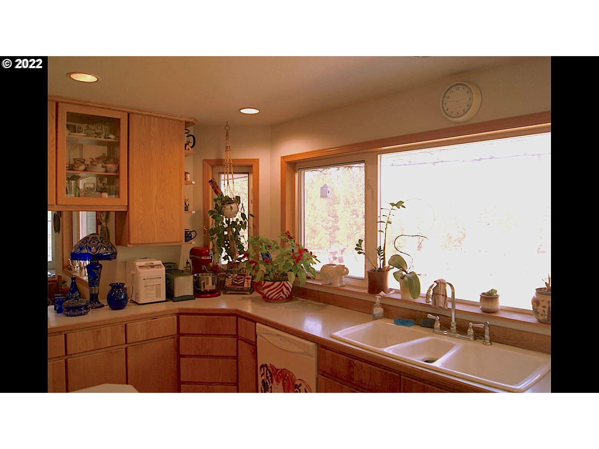 69398 County 1021 Road Pendleton, OR 97801 - Photo 16 of 28 a kitchen with a sink and cabinets