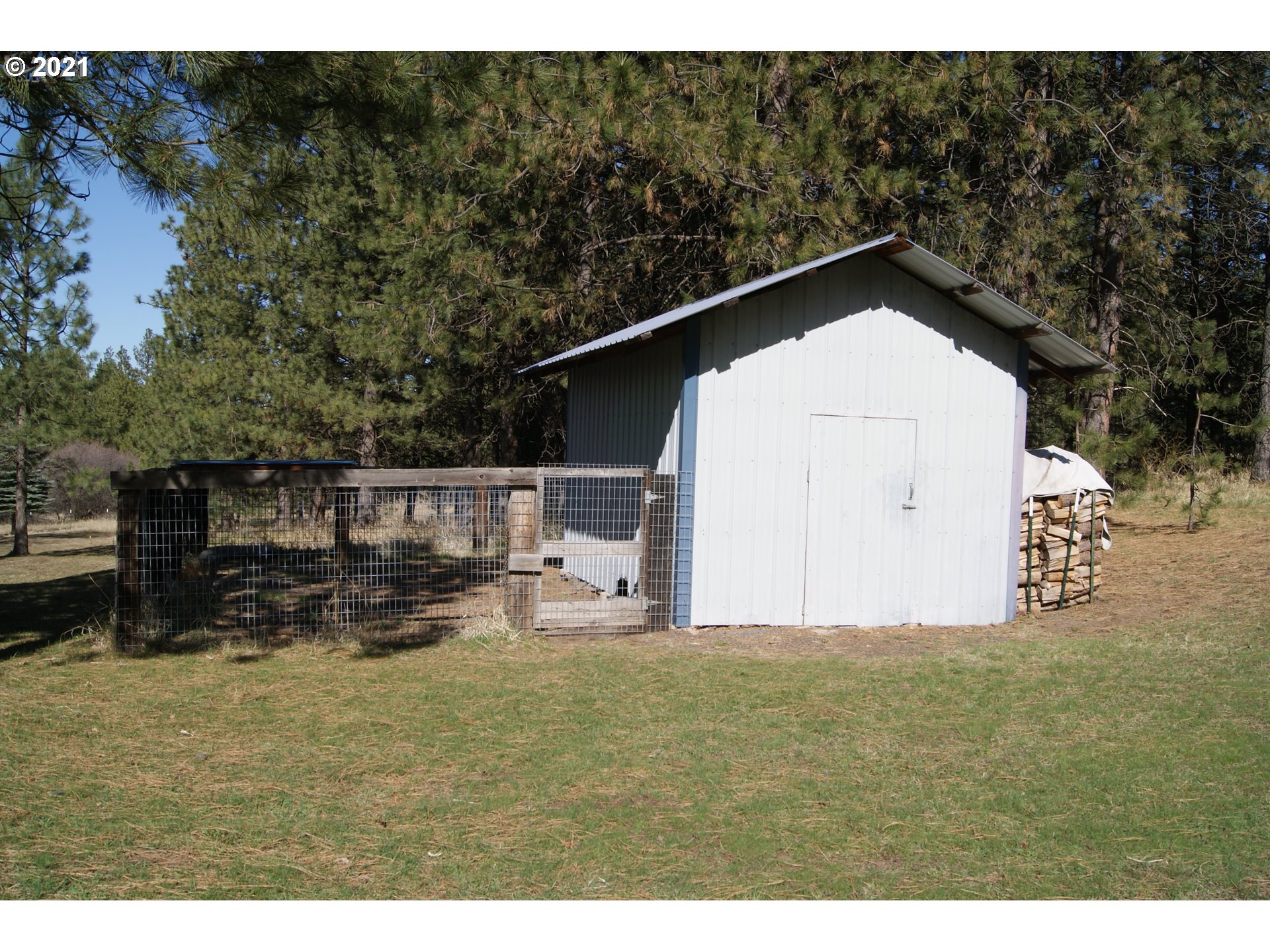 69398 County 1021 Road Pendleton, OR 97801 - Photo 23 of 28 a view of a house with backyard