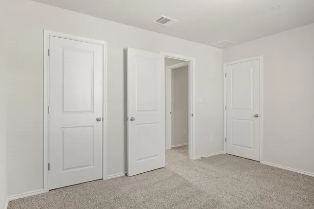 $2,000 | 12811 Village Spun Plaza, Buda, TX 78610