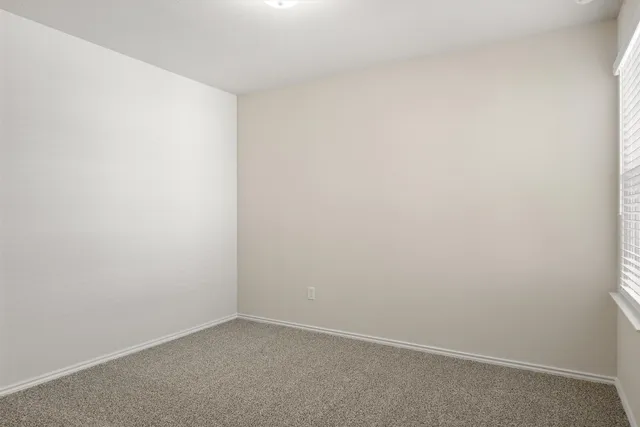 $2,000 | 12811 Village Spun Plaza, Buda, TX 78610