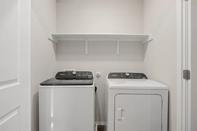 $2,000 | 12811 Village Spun Plaza, Buda, TX 78610