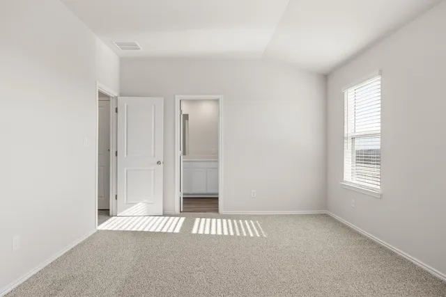 $2,000 | 12811 Village Spun Plaza, Buda, TX 78610