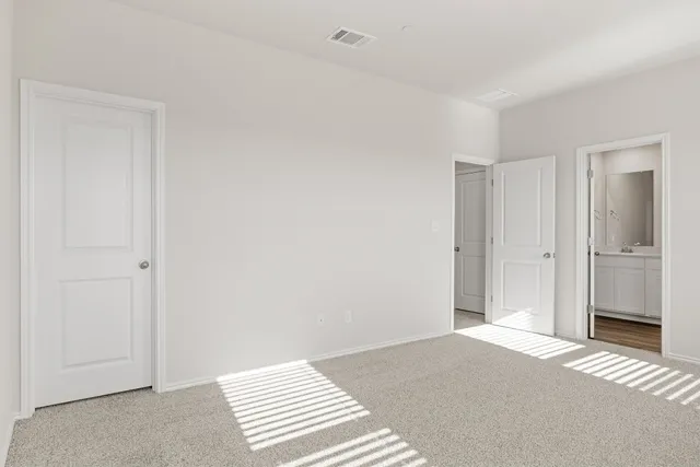 $2,000 | 12811 Village Spun Plaza, Buda, TX 78610