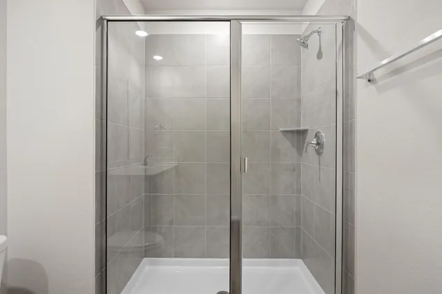 $2,000 | 12811 Village Spun Plaza, Buda, TX 78610