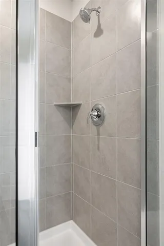 $2,000 | 12811 Village Spun Plaza, Buda, TX 78610