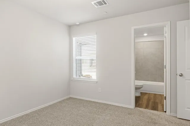 $2,000 | 12811 Village Spun Plaza, Buda, TX 78610