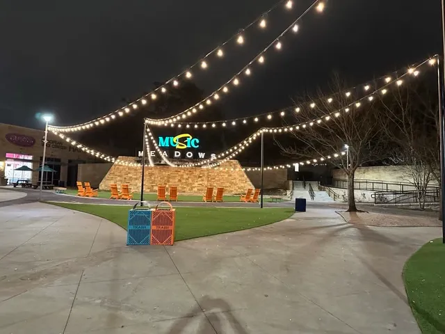 $2,000 | 12811 Village Spun Plaza, Buda, TX 78610