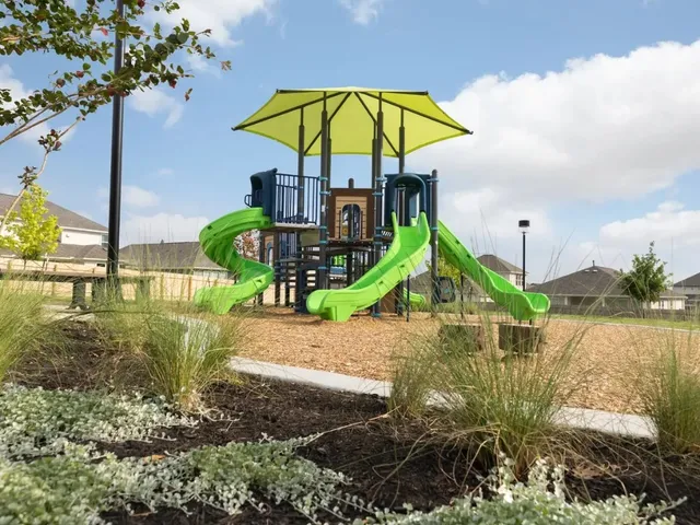 $2,000 | 12811 Village Spun Plaza, Buda, TX 78610