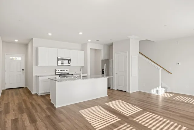 $2,000 | 12811 Village Spun Plaza, Buda, TX 78610