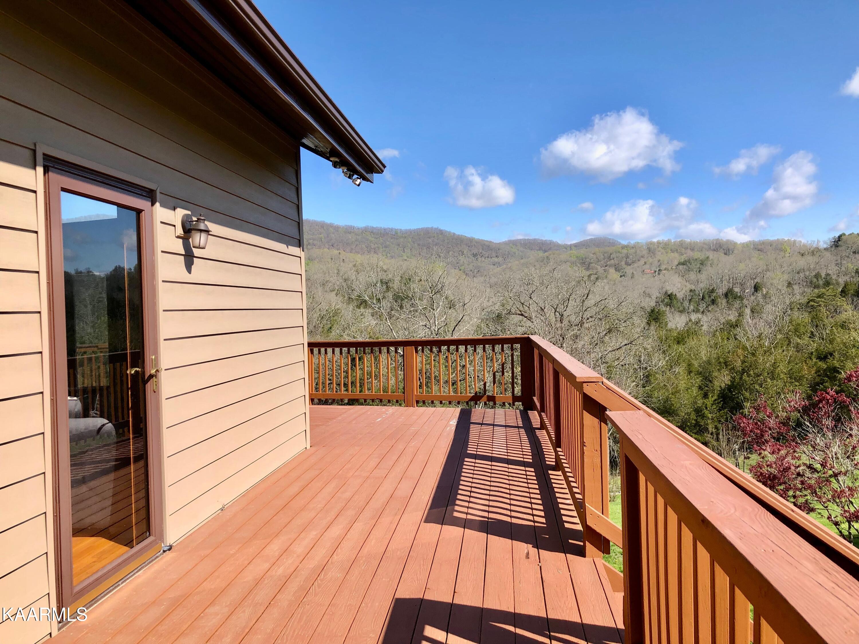 208 Bug Hole Road Cumberland Gap, TN 37724 - Photo 7 of 60 12