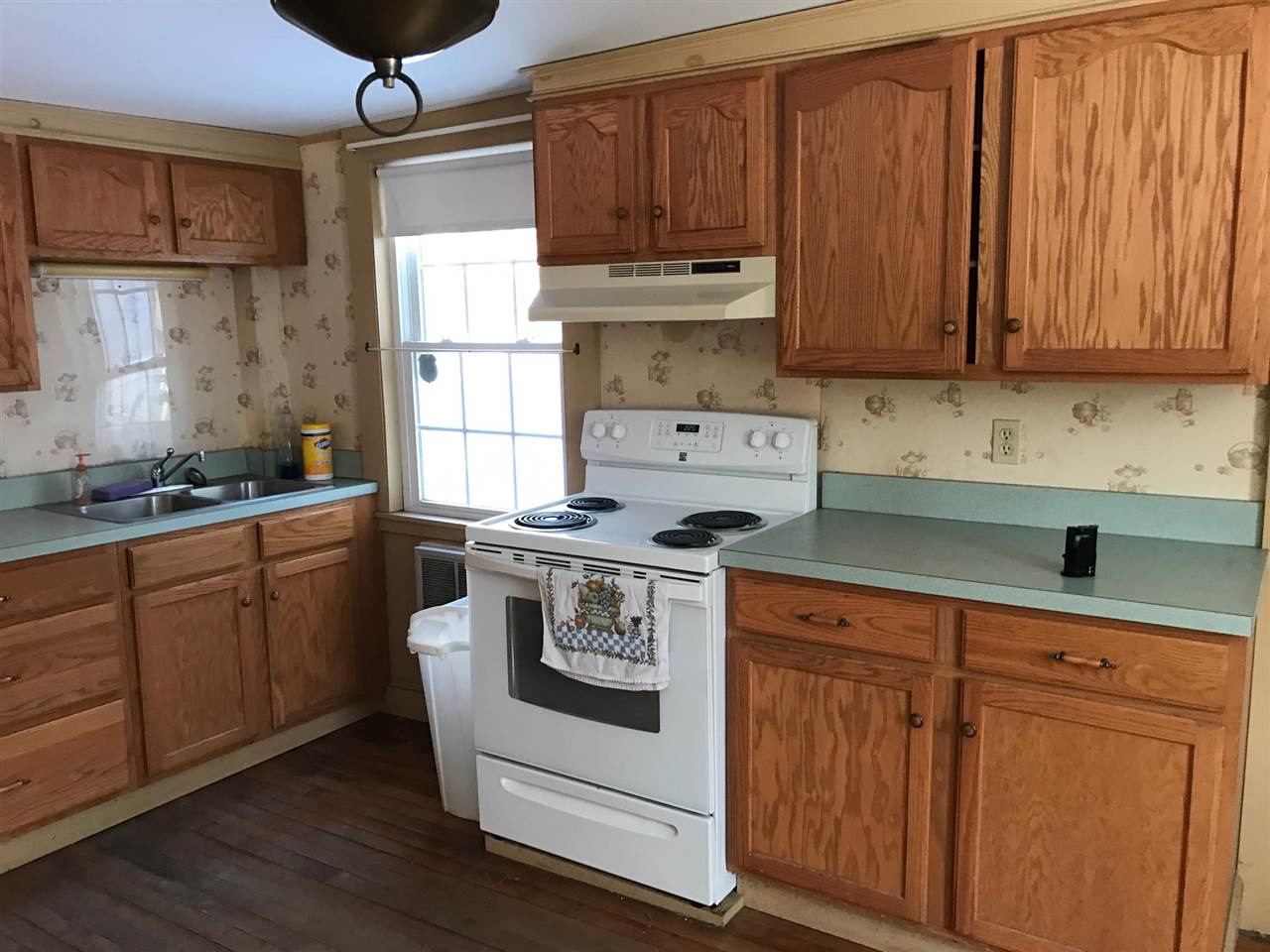 50 North Shore Road Derry, NH 03038 - Photo 8 of 12