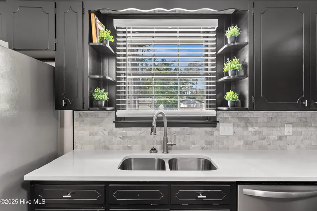 $334,500 | 114 West Murray Street, Wallace, NC 28466