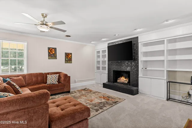 $334,500 | 114 West Murray Street, Wallace, NC 28466