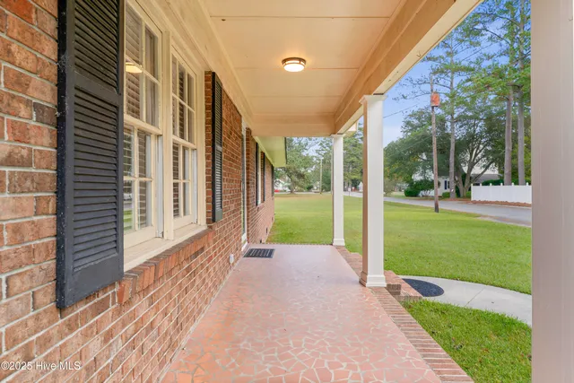 $334,500 | 114 West Murray Street, Wallace, NC 28466