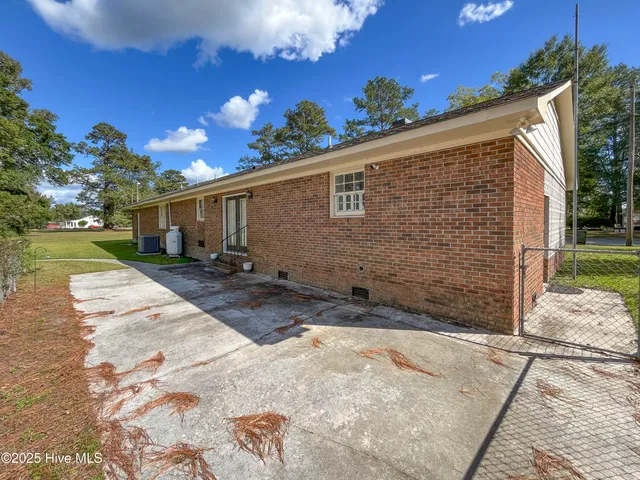 $334,500 | 114 West Murray Street, Wallace, NC 28466