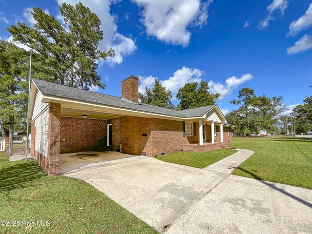$334,500 | 114 West Murray Street, Wallace, NC 28466
