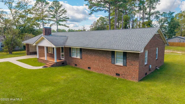 $334,500 | 114 West Murray Street, Wallace, NC 28466