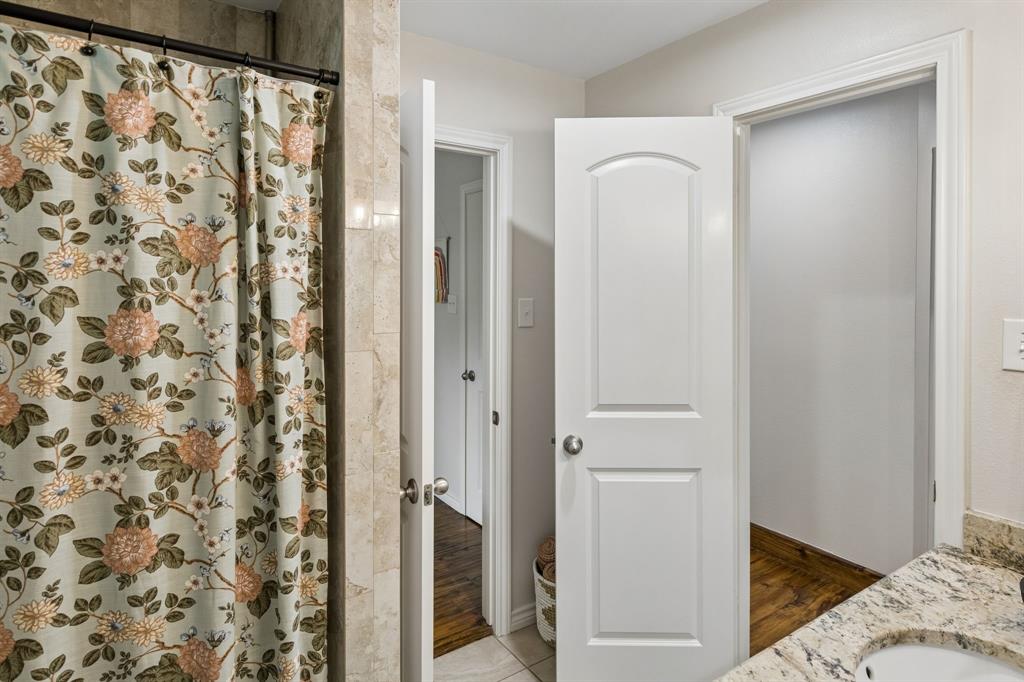 10677 Larchfield Lane Dallas, TX 75238 - Photo 25 of 32