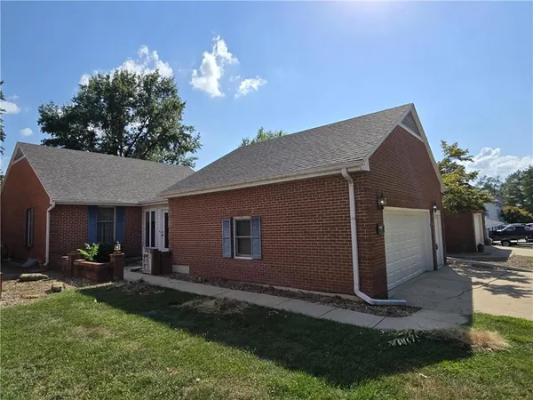$247,500 | 1006 East Palmer Place, Clinton, MO 64735