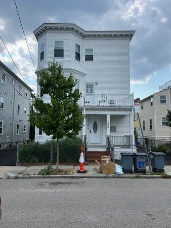 $3,400 | 132 Buttonwood Street, Unit 1, Boston, MA 02125