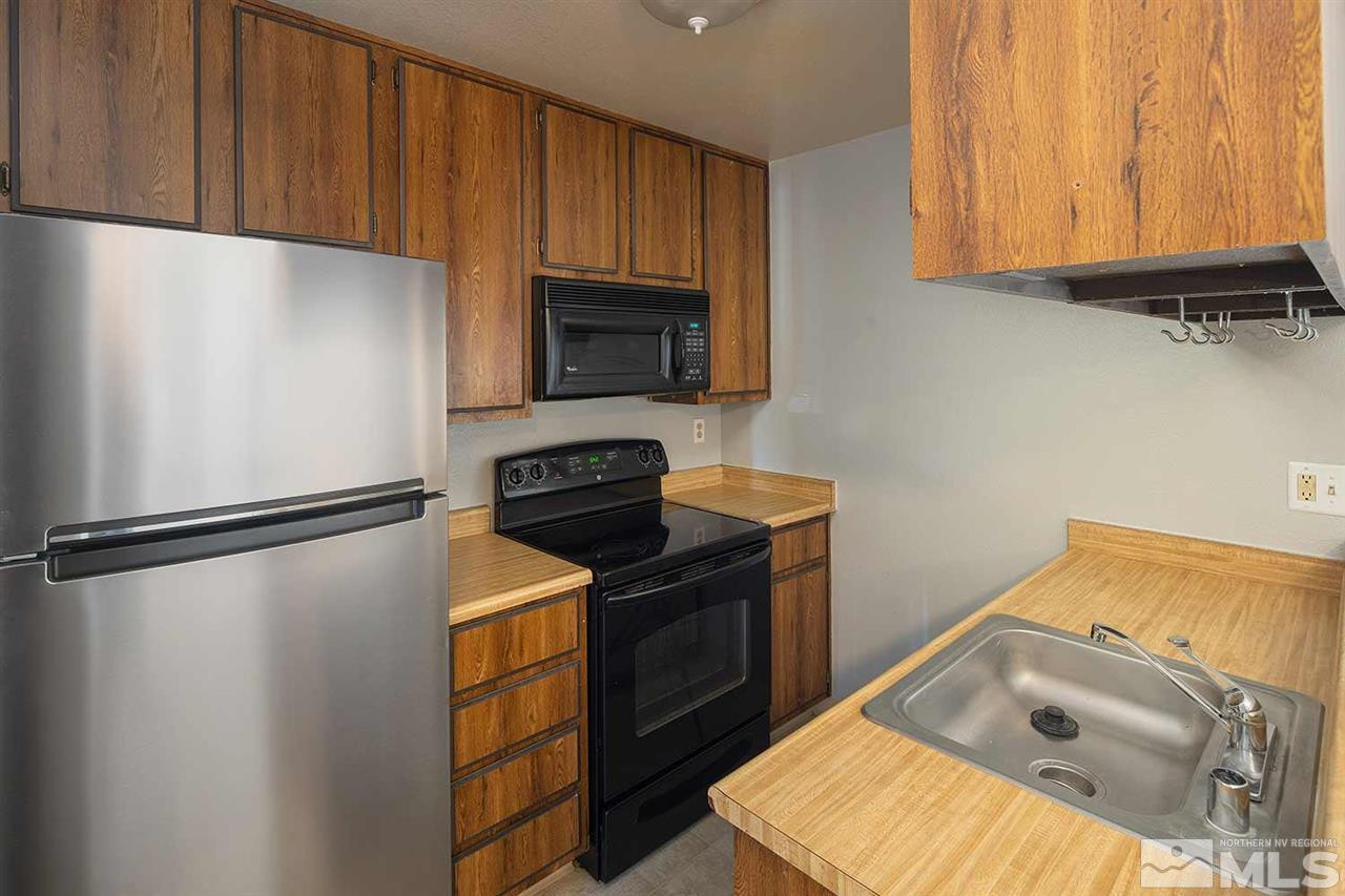 4497 Reggie Road Reno, NV 89502 - Photo 6 of 30 Photo 6