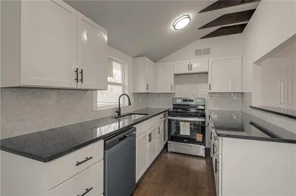 $249,000 | 6000 Northeast 52nd Street, Kansas City, MO 64119
