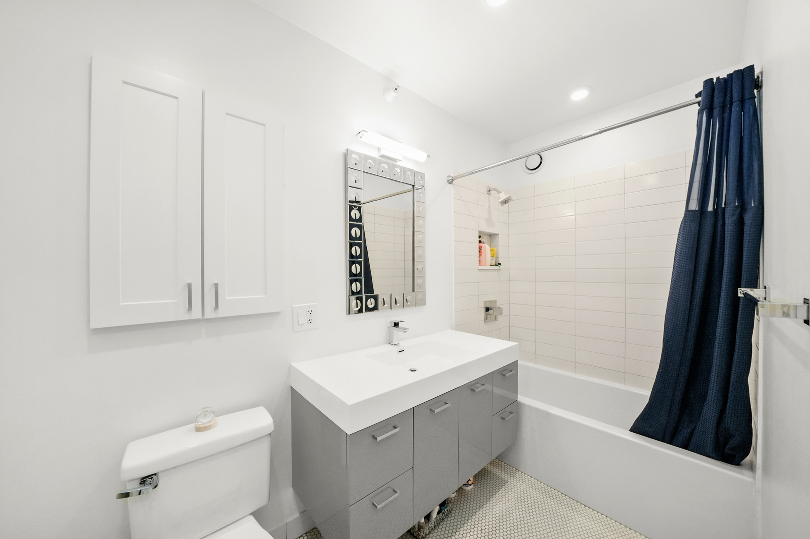 222 North Columbus Drive, Unit 1806 Chicago, IL 60601 - Photo 13 of 29 Gallery Image 13
