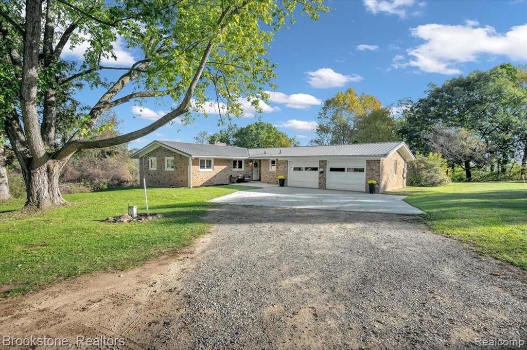 2635 East Dryden Road Metamora, MI 48455 - Photo 3 of 31