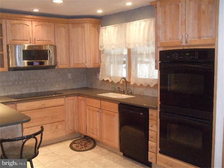 1198 Clayton Road Williamstown, NJ 08094 - Photo 3 of 18 Kitchen