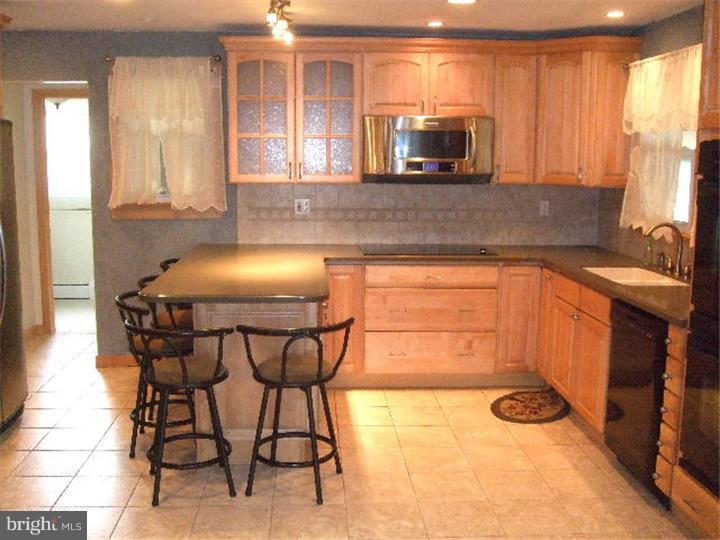 1198 Clayton Road Williamstown, NJ 08094 - Photo 5 of 18 Kitchen