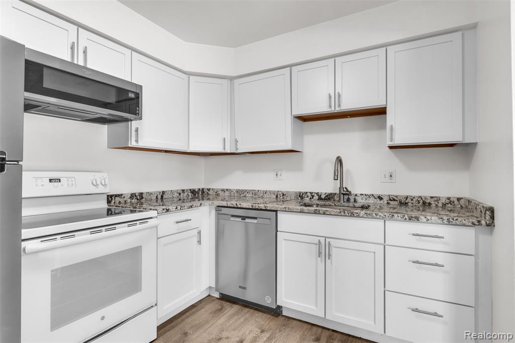 4113 Telegraph Road, Unit A214 Bloomfield Hills, MI 48302 - Photo 19 of 30