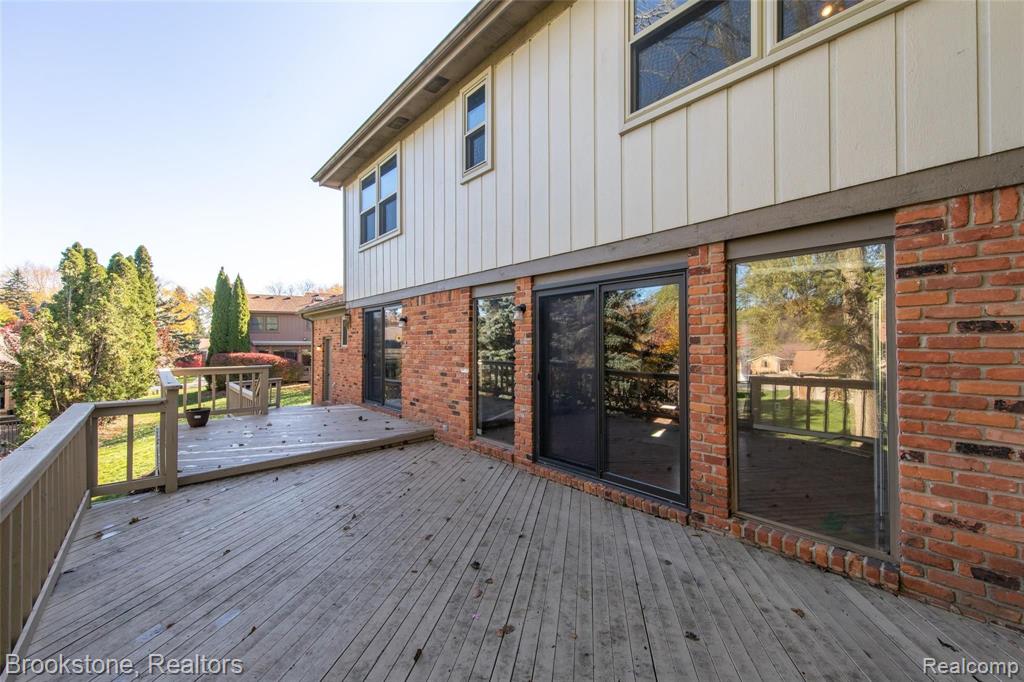 937 Ten Point Drive Rochester Hills, MI 48309 - Photo 9 of 40