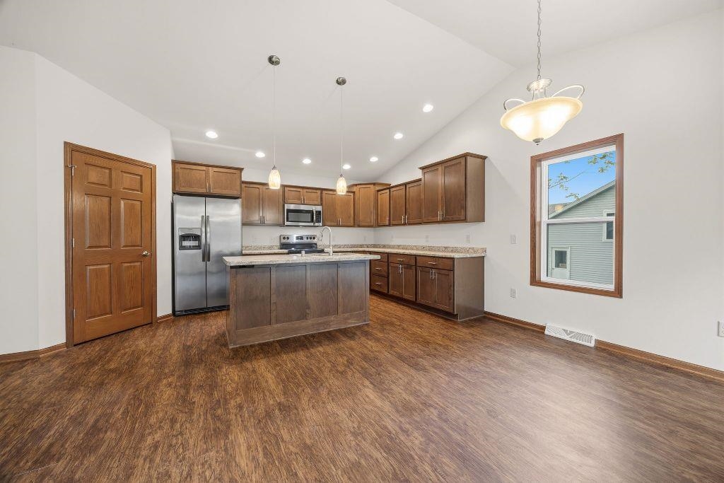 390 Meadow Lane Columbus, WI 53925 - Photo 11 of 63