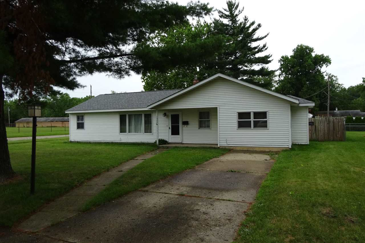 1322 Hill Street Rochester, IN 46975 - Photo 2 of 18