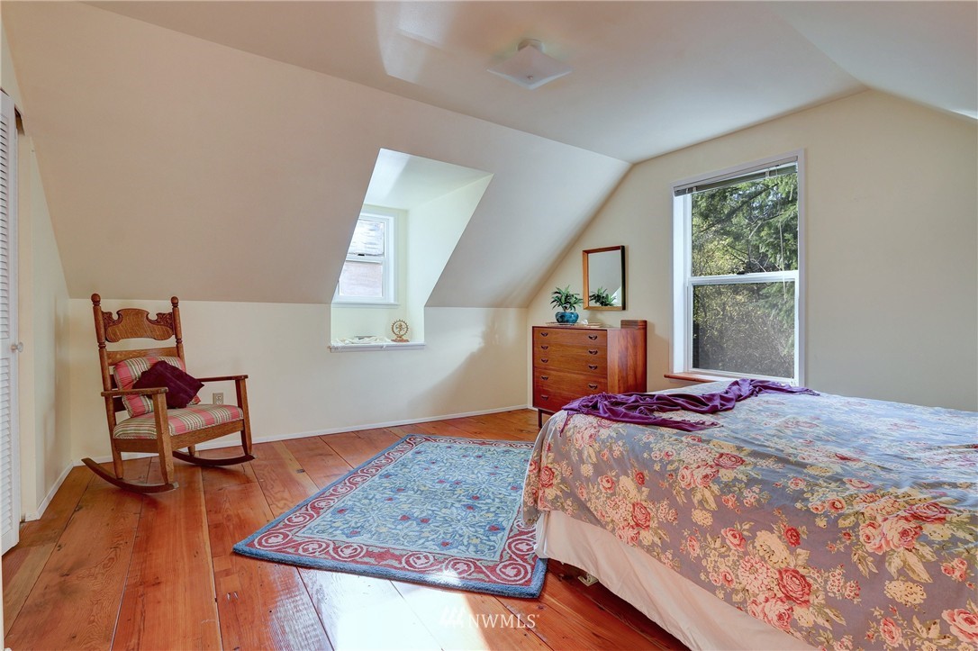 5556 Northeast Foster Road Bainbridge Island, WA 98110 - Photo 11 of 22 Gallery Image 11