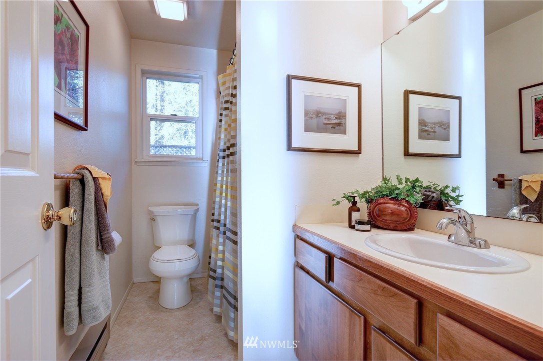 5556 Northeast Foster Road Bainbridge Island, WA 98110 - Photo 15 of 22 Gallery Image 15