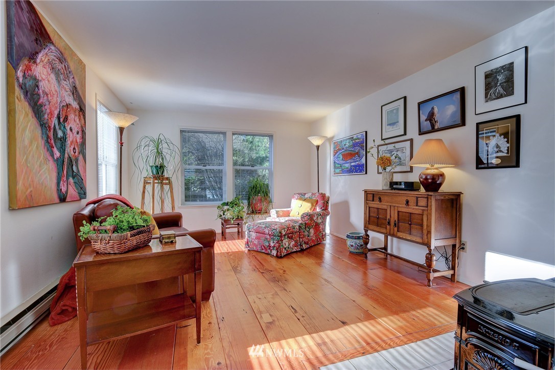 5556 Northeast Foster Road Bainbridge Island, WA 98110 - Photo 4 of 22 Gallery Image 4