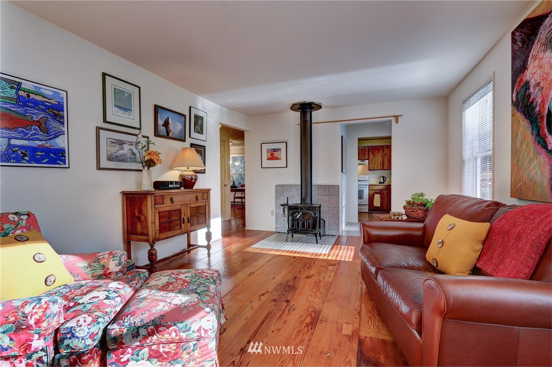 5556 Northeast Foster Road Bainbridge Island, WA 98110 - Photo 5 of 22 Gallery Image 5