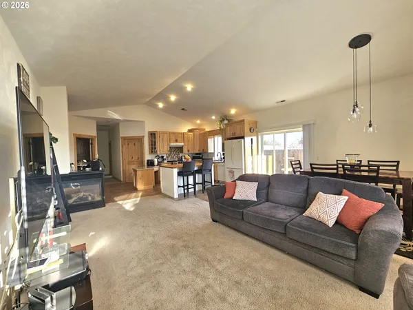 $414,999 | 3510 Northeast King Place, Pendleton, OR 97801