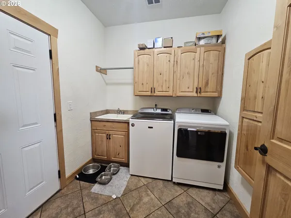 $414,999 | 3510 Northeast King Place, Pendleton, OR 97801