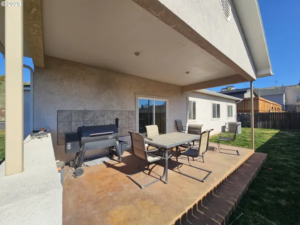 $414,999 | 3510 Northeast King Place, Pendleton, OR 97801