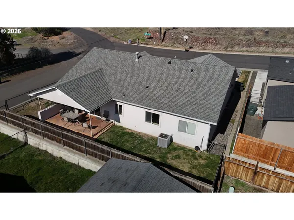 $414,999 | 3510 Northeast King Place, Pendleton, OR 97801