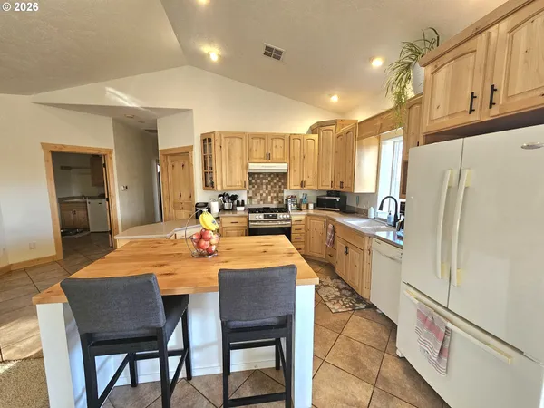 $414,999 | 3510 Northeast King Place, Pendleton, OR 97801