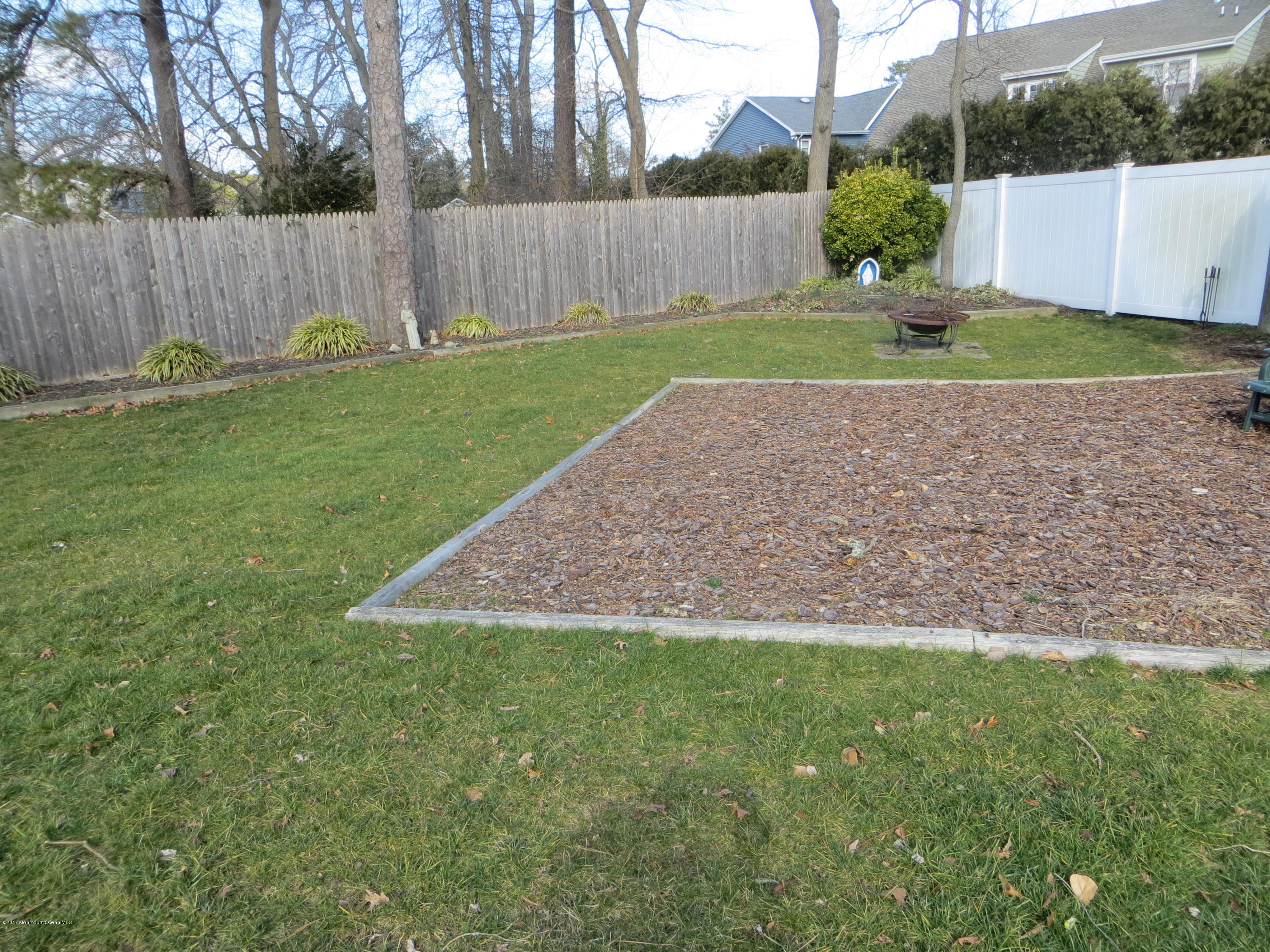 331 Eastham Road Point Pleasant, NJ 08742 - Photo 3 of 22 052