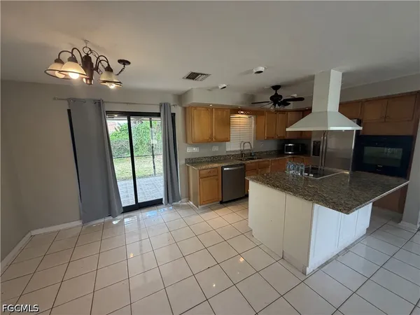 $2,350 | 18540 Tampa Road, Fort Myers, FL 33967